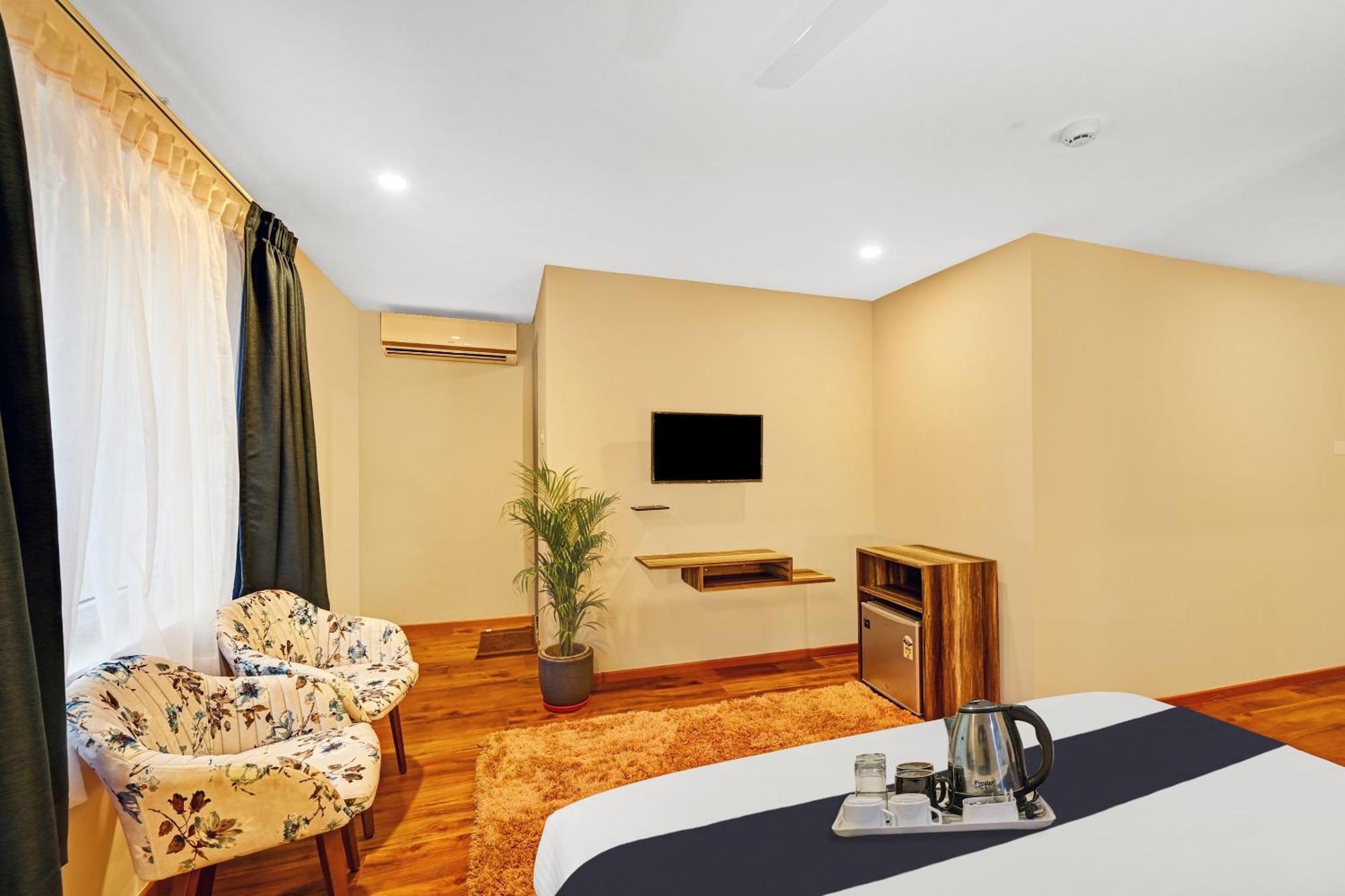 Super Townhouse Oak Hillside Aqua Hotel Khandagiri Luaran gambar