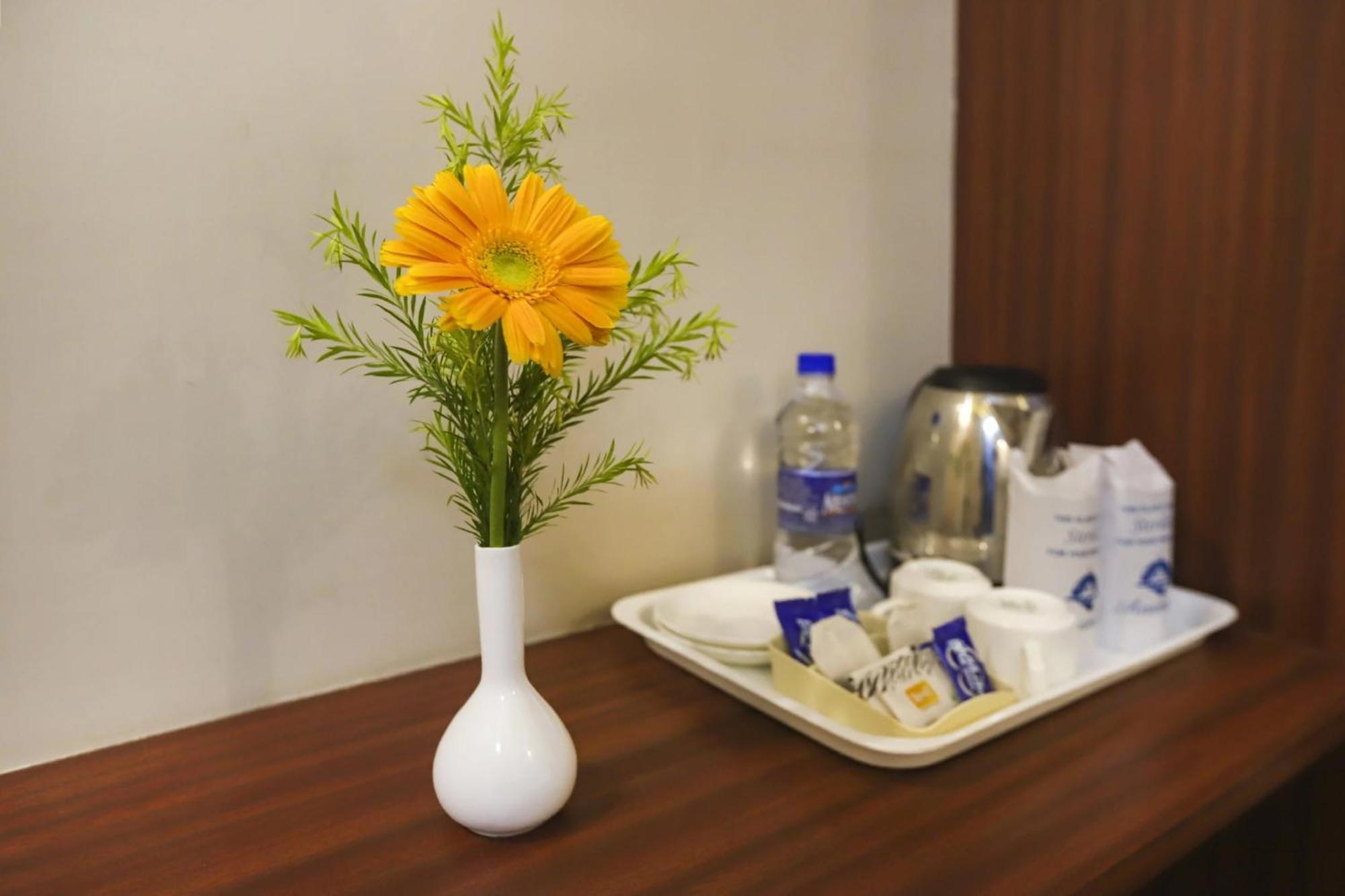 Super Townhouse Oak Hillside Aqua Hotel Khandagiri Luaran gambar