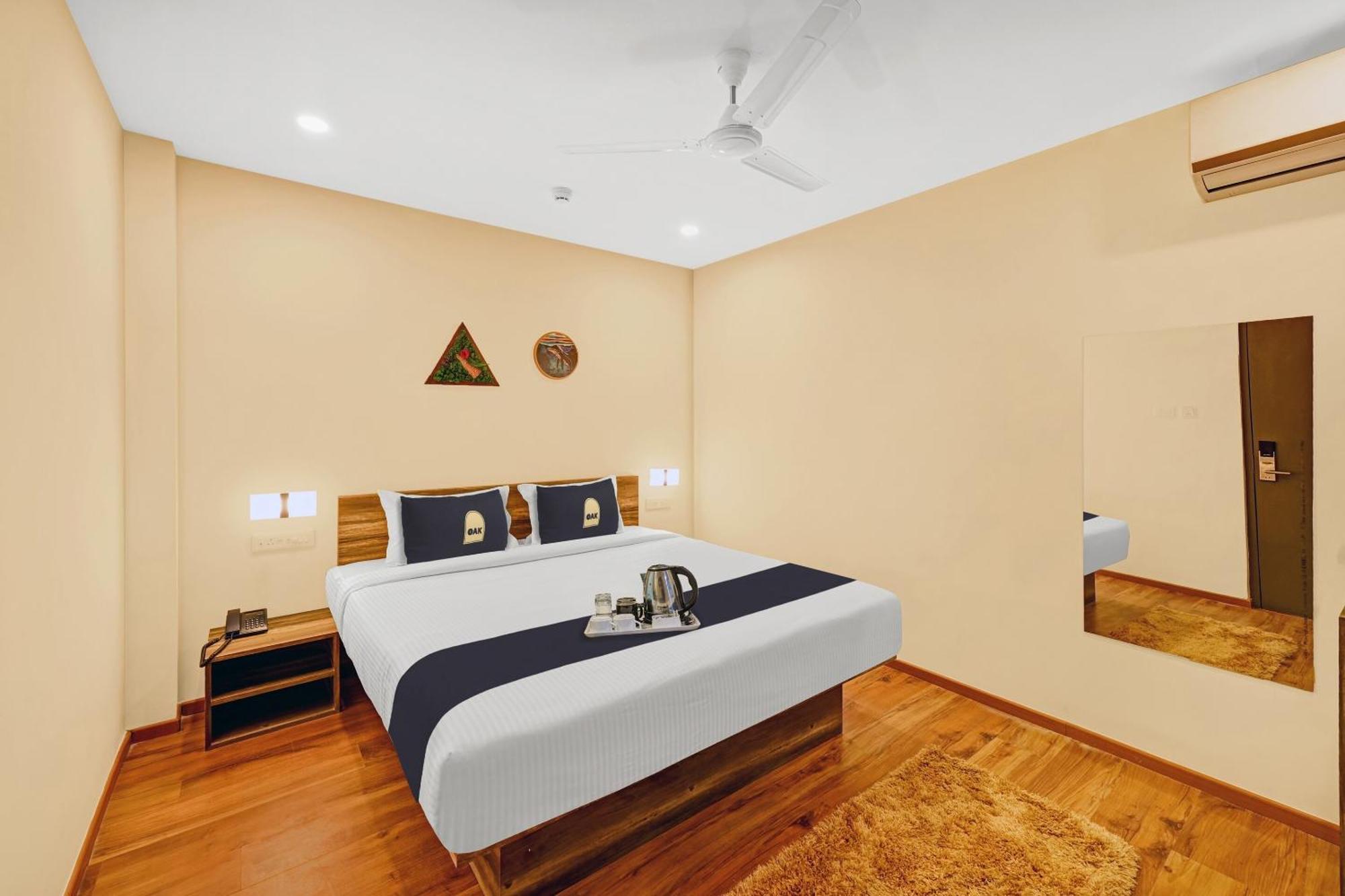 Super Townhouse Oak Hillside Aqua Hotel Khandagiri Luaran gambar
