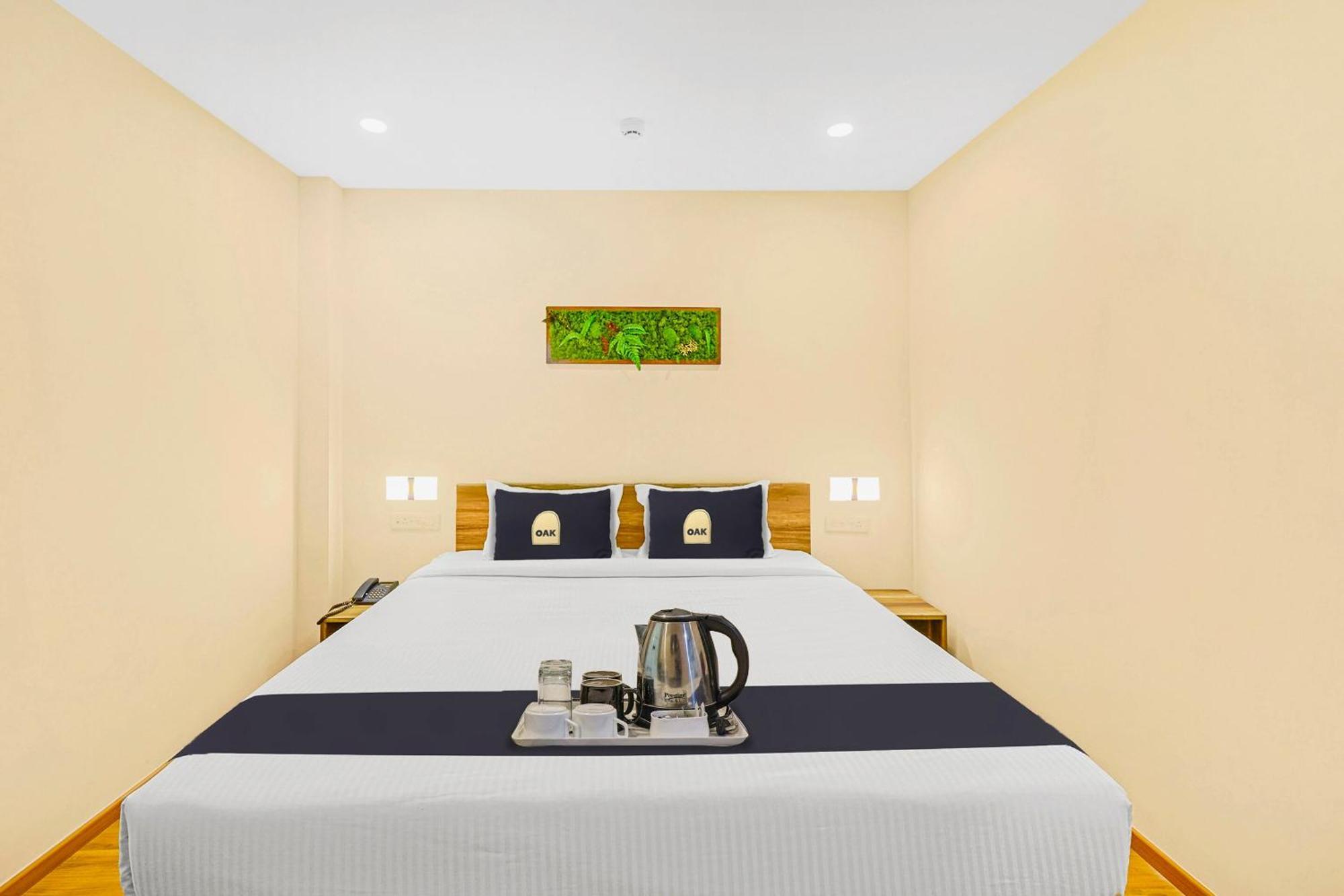 Super Townhouse Oak Hillside Aqua Hotel Khandagiri Luaran gambar
