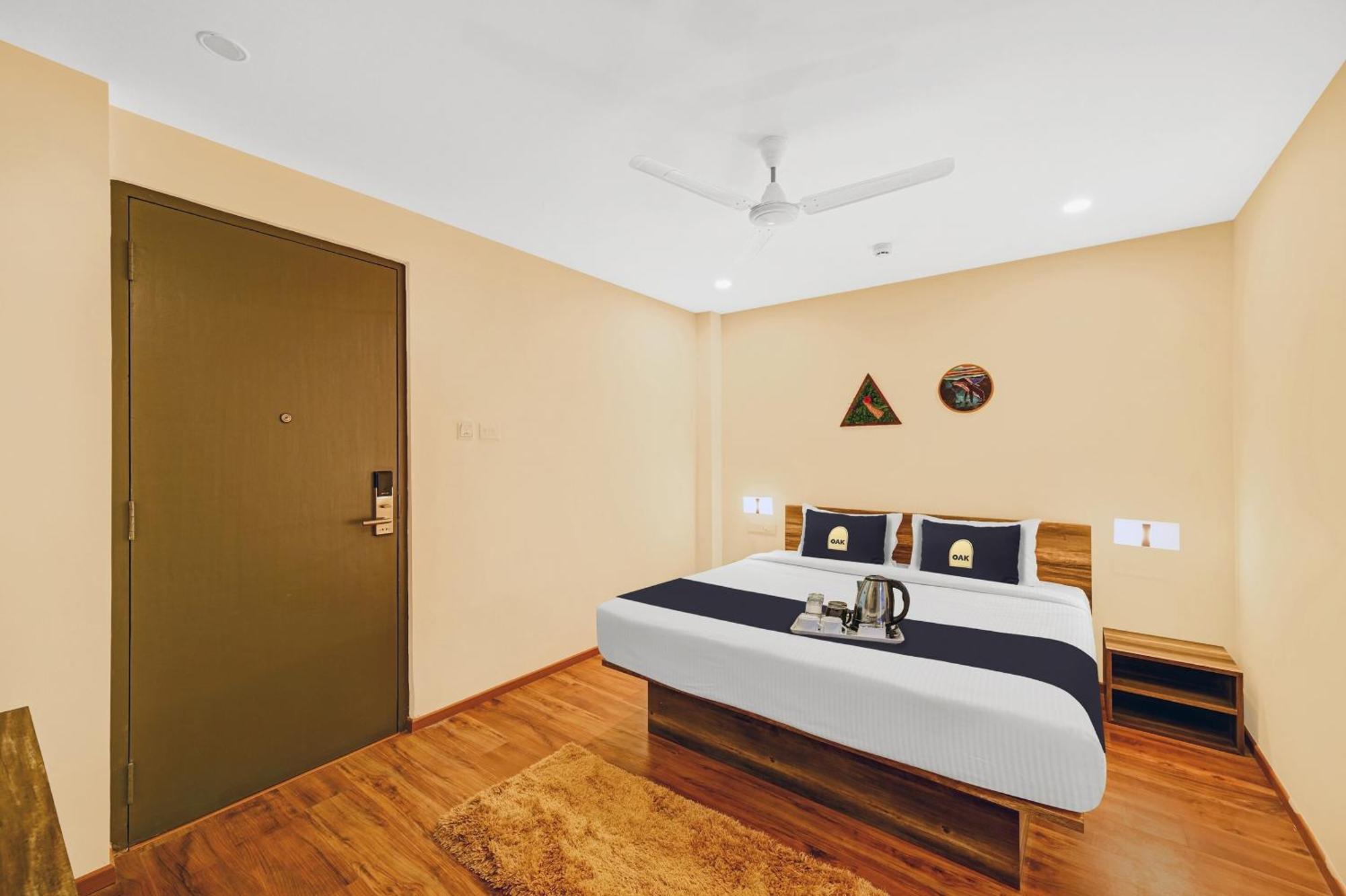 Super Townhouse Oak Hillside Aqua Hotel Khandagiri Luaran gambar
