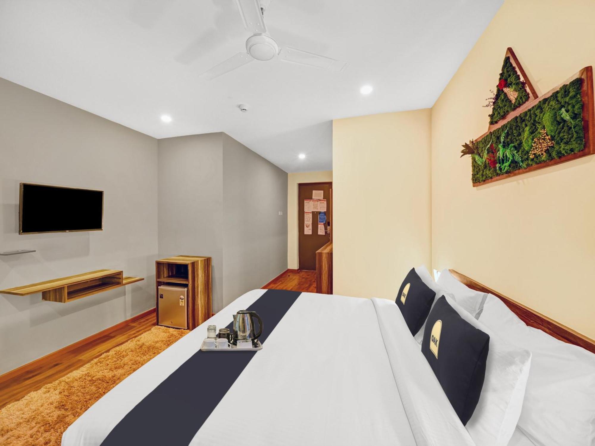 Super Townhouse Oak Hillside Aqua Hotel Khandagiri Luaran gambar